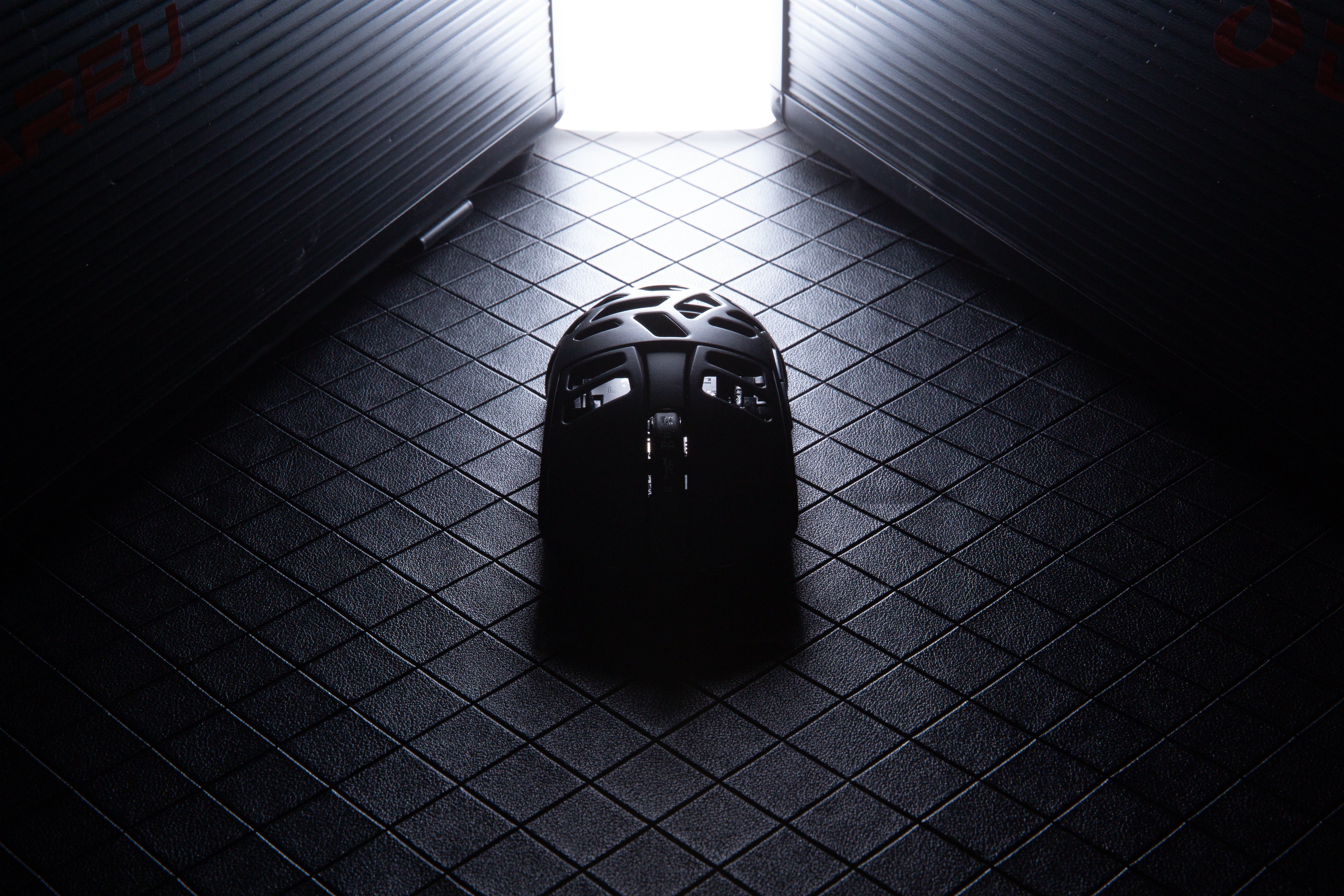 Gaming Mouse Terms Explained, DPI, Polling Rate, Grip Styles, Sensor Types, and More