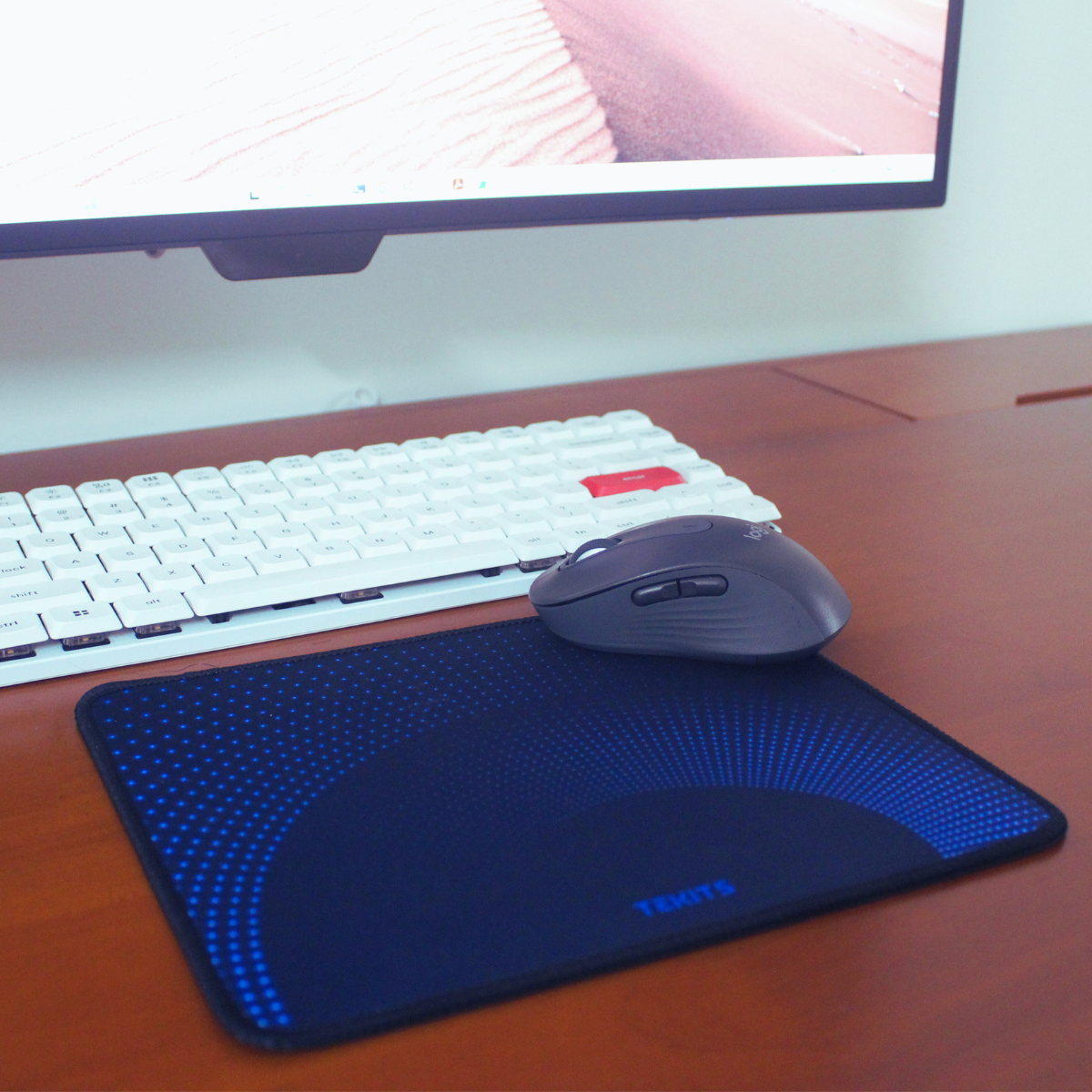 TEKITS Premium Rubber Mouse Pad - Blue Halftone Dot Pattern (7.5 x 9 Inch)
